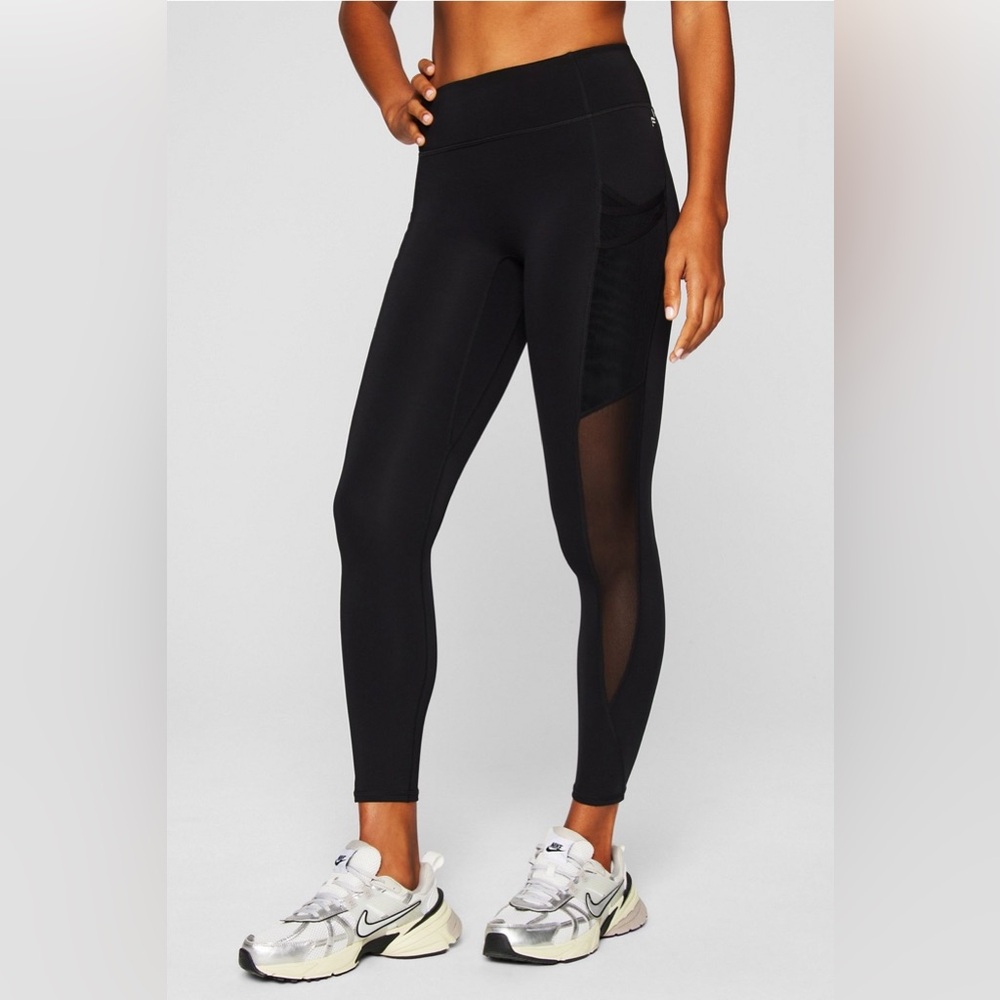 Fabletics Trinity Motion365+ Mid-Rise Pocket 7/8 Legging